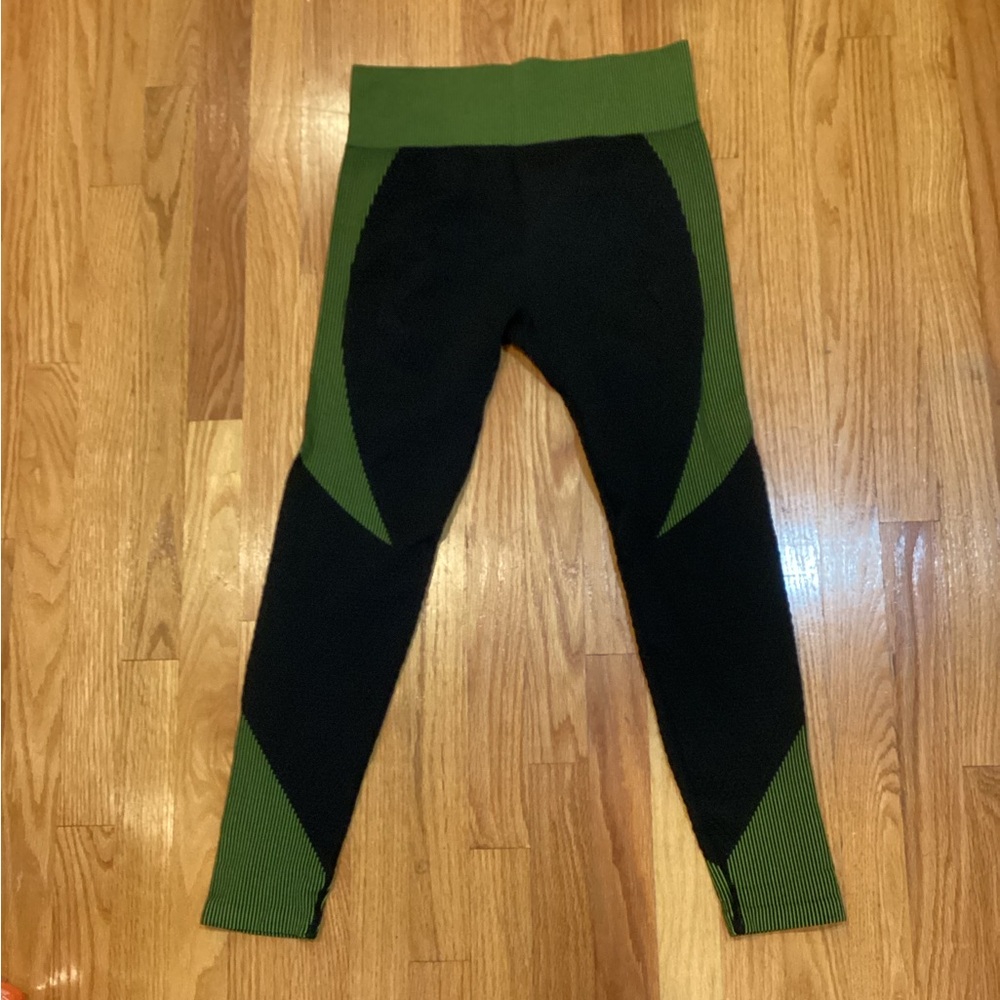 Stylish Black and Green Cropped Jacket and leggings - Picture 5 of 8